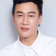 何潤東