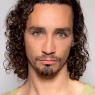 Robert Sheehan